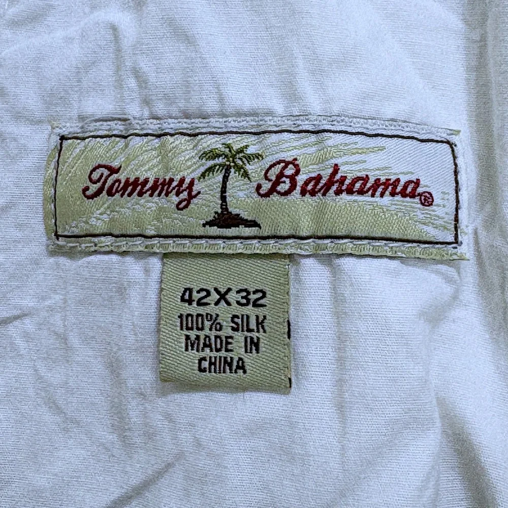 Tommy Bahama Silk Pleated Relaxed Fit Chino Straight Leg Khaki Pants Men 42x32‎